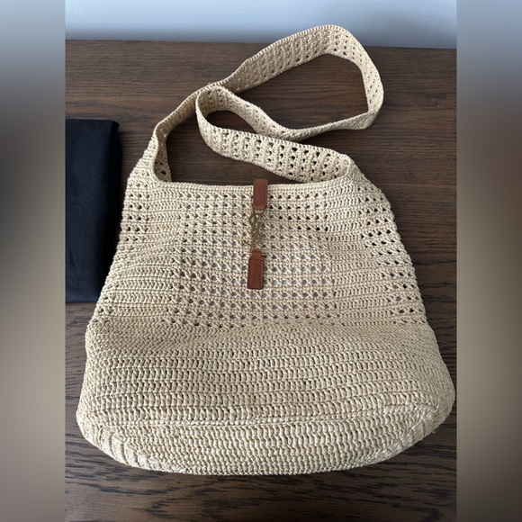 Saint Laurent Le 5 À 7 in Raffia Crochet and Smooth Leather - Picture 5 of 9